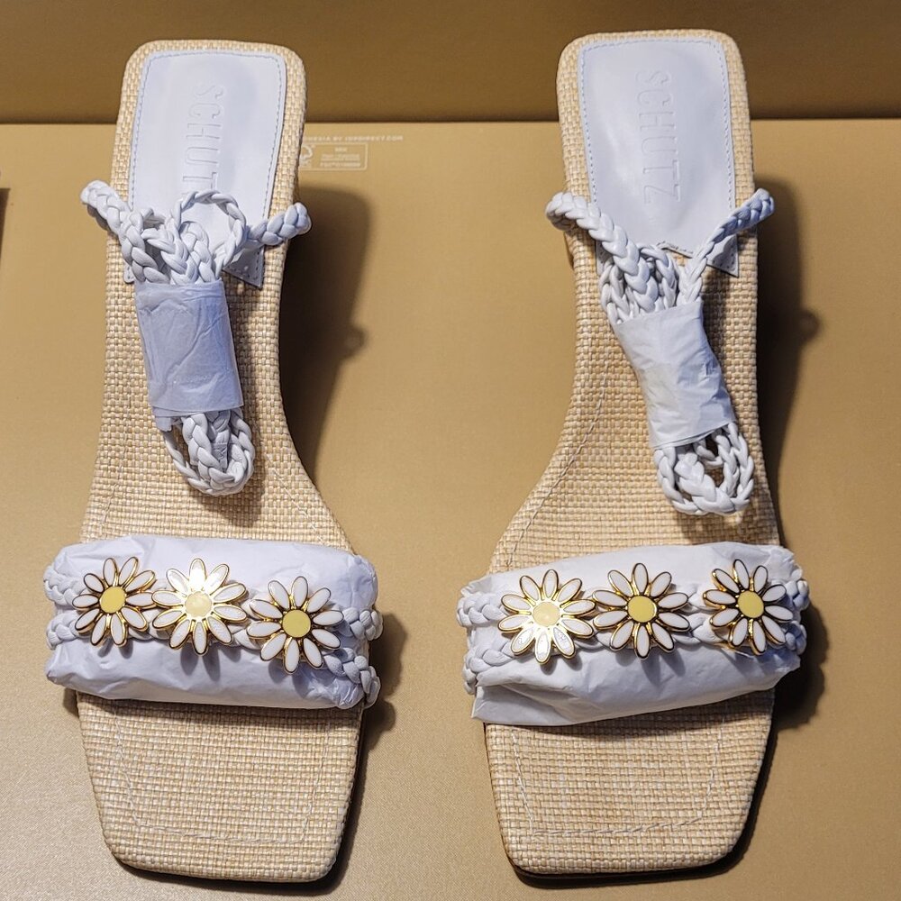 $89 NWT SCHUTZ White Daisy Leather Sandal
